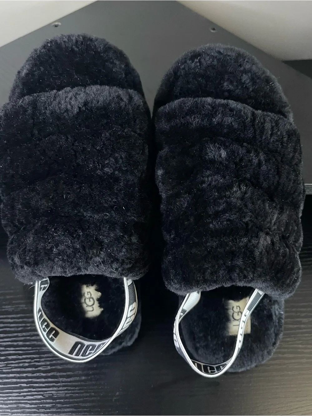 UGG Big Kids Black Fluff Slide - Cozy Faux Fur Slip-On Size 4